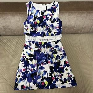 Women’s Kensie Purple Floral Crochet Trim Shift Dress, Size XS